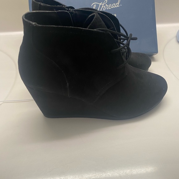 Universal Thread Women's Bessie Microsuede Wedge Booties Black Size 8 - Picture 5 of 5